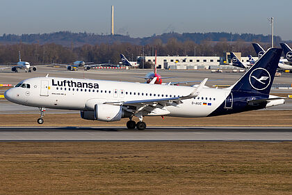 Aircraft D-AIUC photo via Planespotters