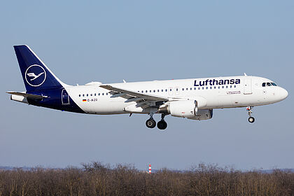 Aircraft D-AIZD photo via Planespotters