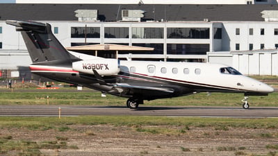 Aircraft N390FX photo via JetPhotos