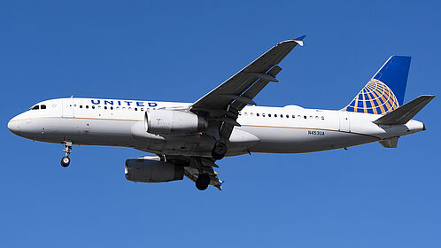 Aircraft N453UA photo via Planespotters