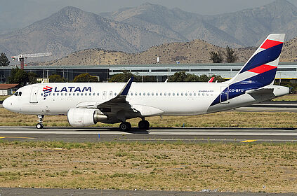 Aircraft CC-BFU photo via Planespotters
