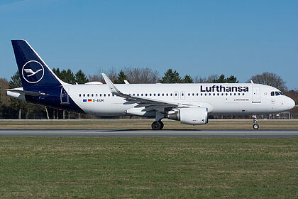 Aircraft D-AIUM photo via Planespotters