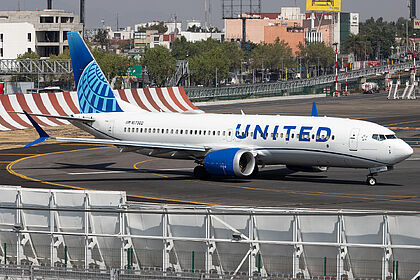 Aircraft N17302 photo via Planespotters